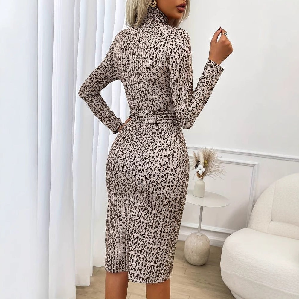 Robe Moulante à Manches Longues – Élégance et Raffinement