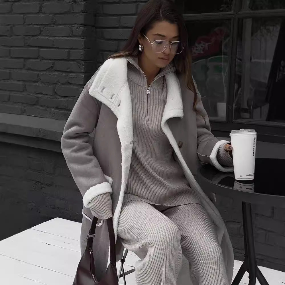 Manteau gris et blanc à poches plaquées – élégant.